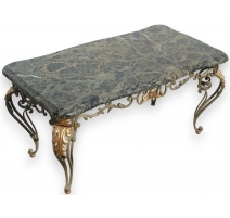 Table basse Louis XV rectangulaire.