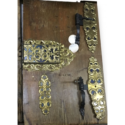  Serrure et deux gonds en fer forgé et sur  Moinat SA  - Antiquités décoration