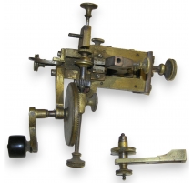 Outil d'horlogerie ancien, en laiton et
