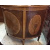  Buffet demi-lune marqueté, en acajou. sur  Moinat SA  - Antiquités décoration