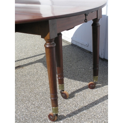  Table de salle à manger, en acajou. sur  Moinat SA  - Antiquités décoration