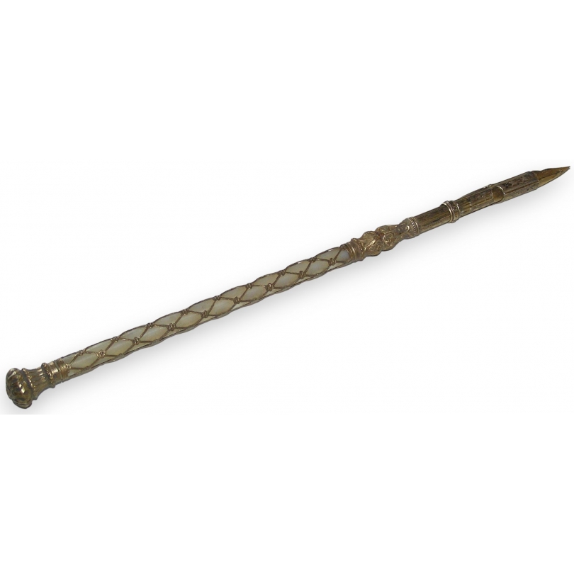 Plume, en or et nacre