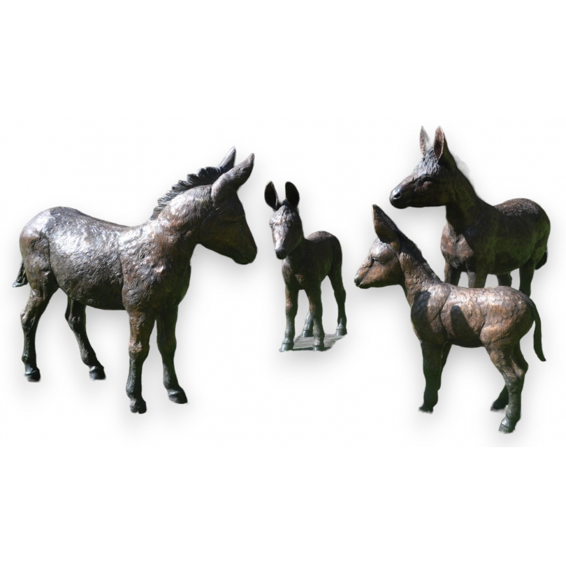 Famille d\'ânes en bronze