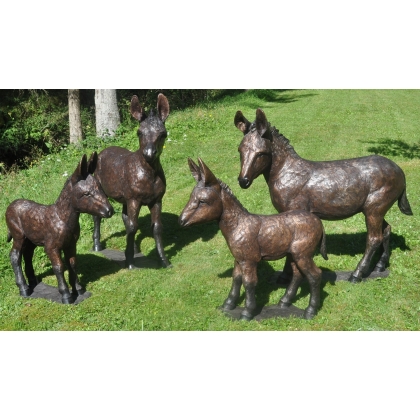 Famille d\'ânes en bronze