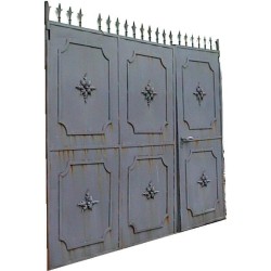 Gran puerta gris con motivos florales en Moinat SA - Antigüedades y decoración