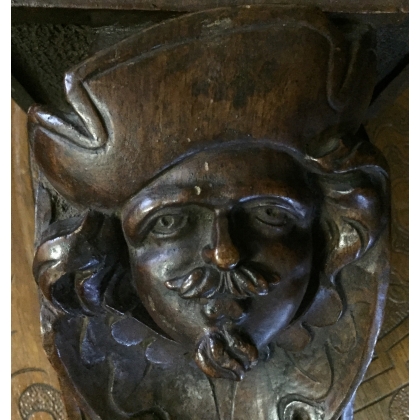  Petite console en noyer richement sur  Moinat SA  - Antiquités décoration