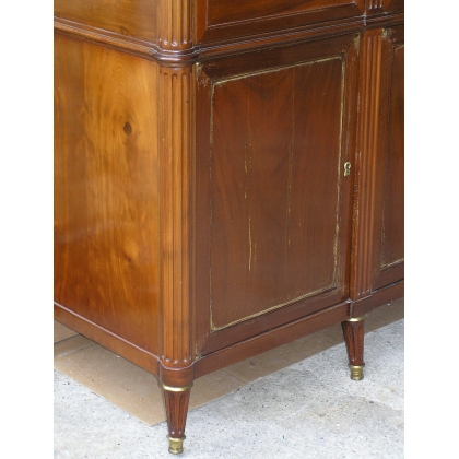 Louis XVI sideboard, in mahogany. With 4 on  Moinat SA  - Antiques and home décor