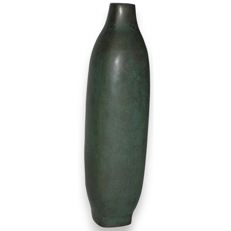 Vase, en bronze. Non signé.