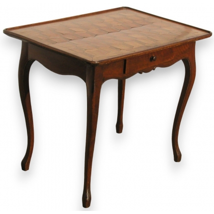 Petite table Louis XV bernoise marquetée.
