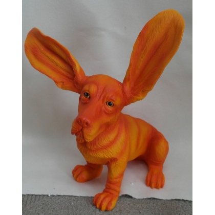 Chien Basset surpris orange