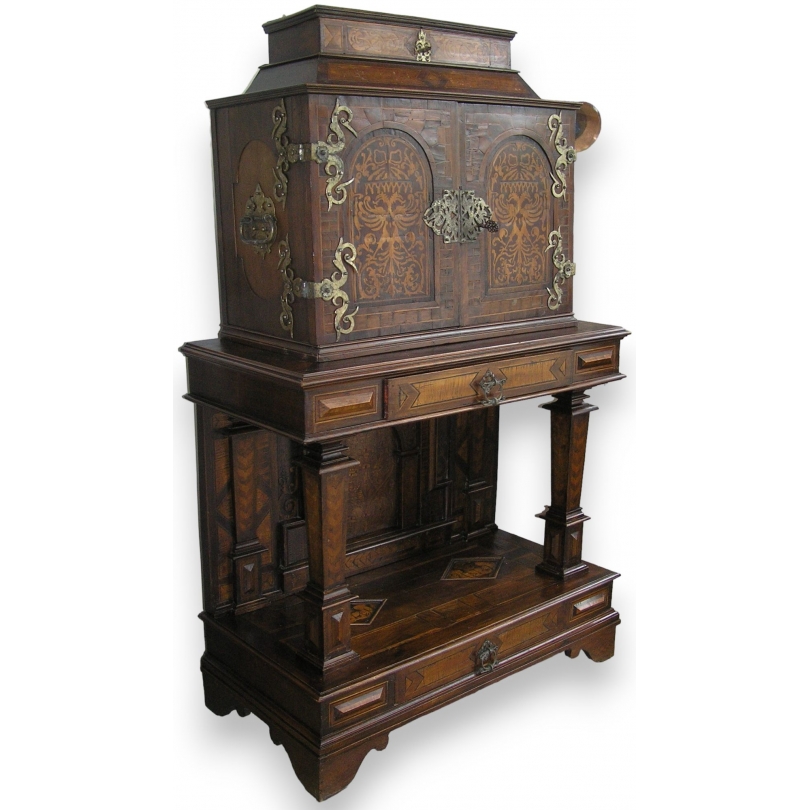  Cabinet Louis XIII, en bois marqueté. sur  Moinat SA  - Antiquités décoration