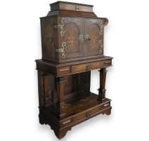 Cabinet Louis XIII, en bois marqueté.