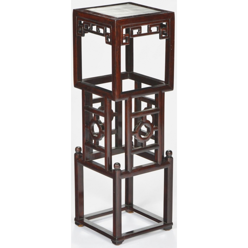  Sellette carrée de style Qing, en bois sur  Moinat SA  - Antiquités décoration