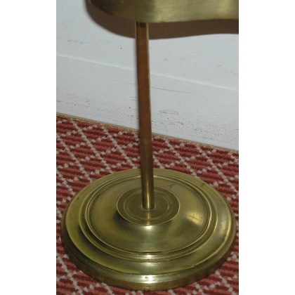 Watchmaker’s quinquet lamp, made of brass. Available from  Moinat SA  – Antiques and home décor