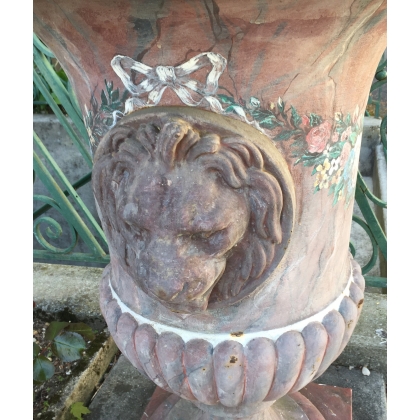  Vase Médicis aux lions en fonte peinte sur  Moinat SA  - Antiquités décoration