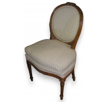 Chaise Louis XVI à médaillon, en hêtre.