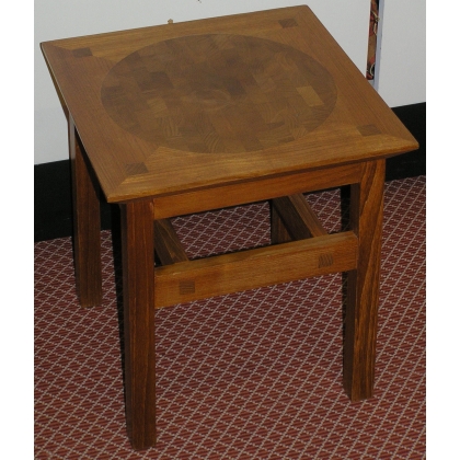  Table carrée, en teck. De Nissen sur  Moinat SA  - Antiquités décoration