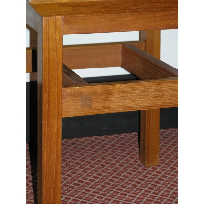  Table carrée, en teck. De Nissen sur  Moinat SA  - Antiquités décoration
