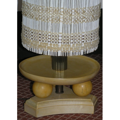  Lampe avec base en bois et abat-jour sur  Moinat SA  - Antiquités décoration