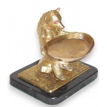 Bronze doré \"Ours\" avec plateau et socle noir.