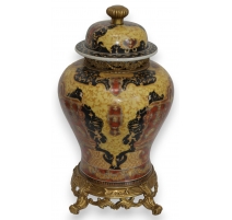Urne de temple en porcelaine jaune
