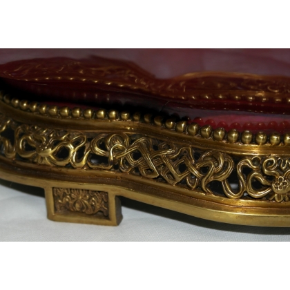 Oval red porcelain bowl and plinth by  Moinat SA  - Antiques and home décor