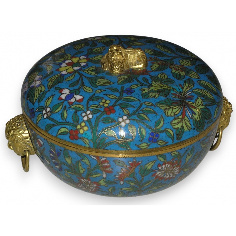 Round box with lid, enamelled, by Moinat SA – Antiques and decorative items
