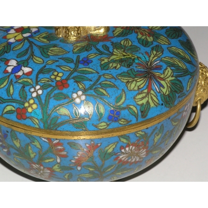 Round box with lid, enamelled, by Moinat SA – Antiques and decorative items
