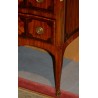  Petite commode Transition marquetée à deux tiroirs sur  Moinat SA  - Antiquités décoration