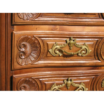  Commode Régence, à 3 tiroirs. Sans serrures. sur  Moinat SA  - Antiquités décoration