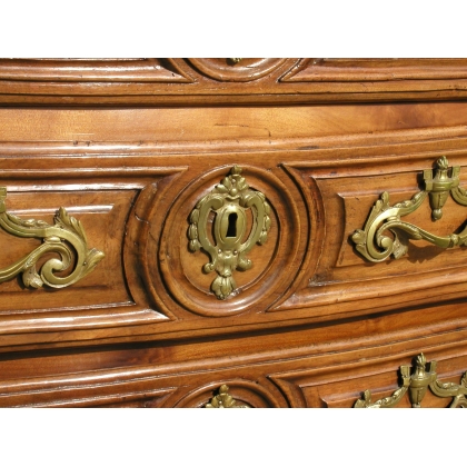  Commode Régence, à 3 tiroirs. Sans serrures. sur  Moinat SA  - Antiquités décoration