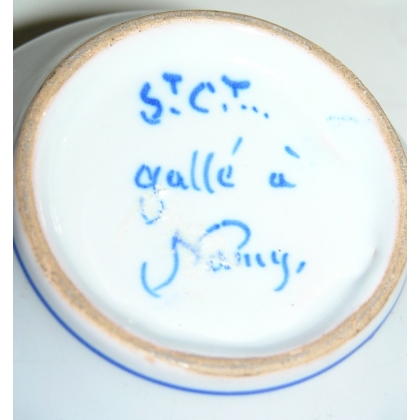 Bowl, made of white porcelain with a pattern, by  Moinat SA  - Antiques and home décor