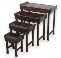 Lot de 4 tables gigognes, en acajou.