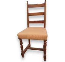 Chaise Louis XIII, en noyer.
