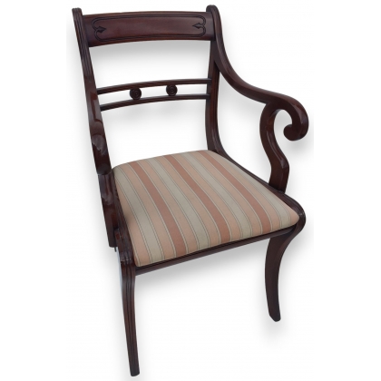 Fauteuil, en acajou. Assise couverte