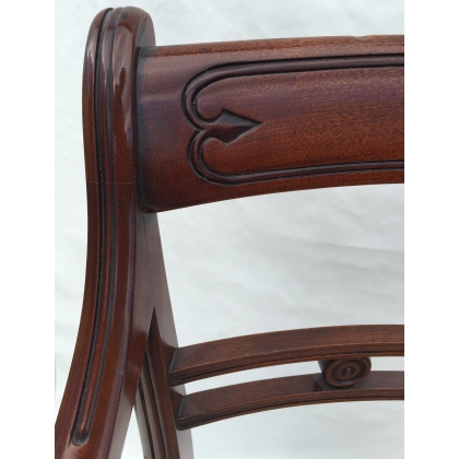 Fauteuil, en acajou. Assise couverte