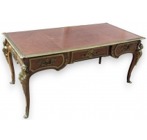 Bureau style Louis XV-Régence, en bois de rose.