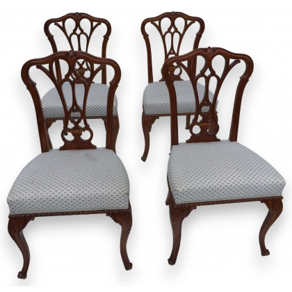 Ensemble de 4 chaises style Queen Anne,
