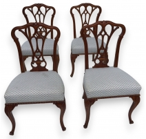 Ensemble de 4 chaises style Queen Anne,