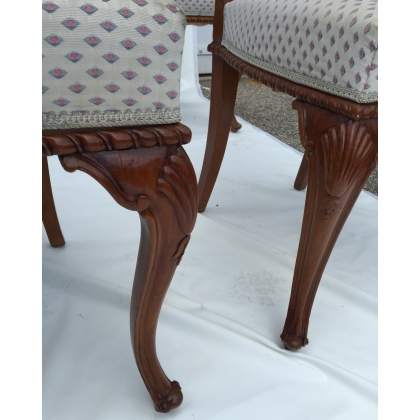 Set of 4 Queen Anne-style chairs, from  Moinat SA  - Antiques and home décor