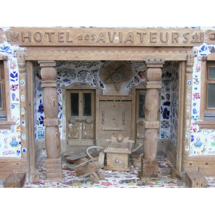 Miniature house ‘L’Hôtel des Aviateurs’. by Moinat SA – Antiques and home décor
