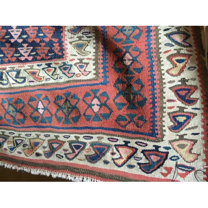 Red and blue kilim rug at  Moinat SA  - Antiques and home décor