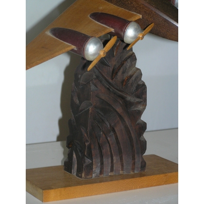  Sculpture "Maquette d'avion", en hêtre, sur  Moinat SA  - Antiquités décoration