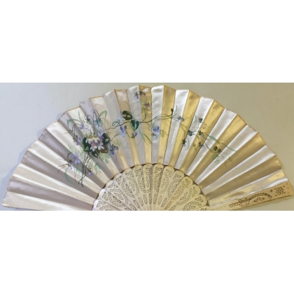 Ivory and silk fan, decorated by  Moinat SA  - Antiques and decorative items