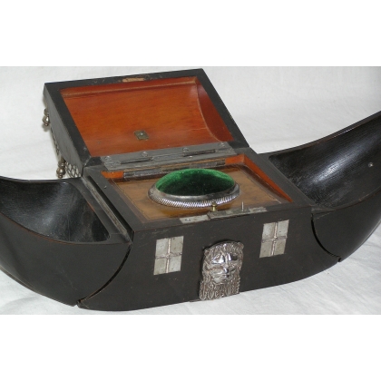 Boat-shaped sewing box. At  Moinat SA  - Antiques and home décor
