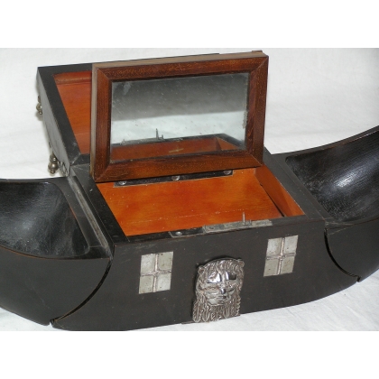 Boat-shaped sewing box. At  Moinat SA  - Antiques and home décor