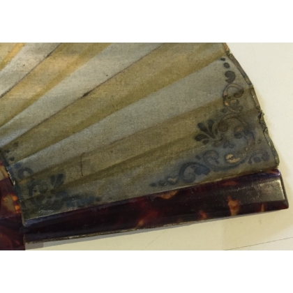 Tortoiseshell fan with painted decoration by  Moinat SA  - Antiques and home décor