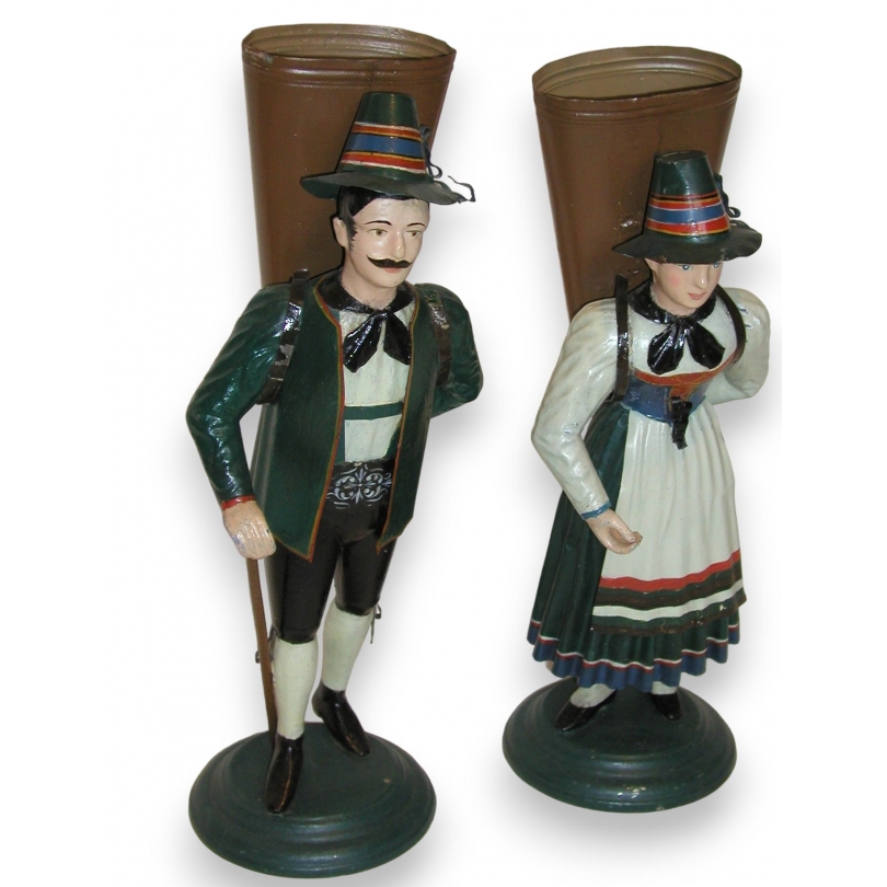 Pair of figurines. at  Moinat SA  - Antiques and home décor
