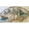Ivory fan with painted decoration, ‘Scene on Moinat SA’ – Antiques and decorative items