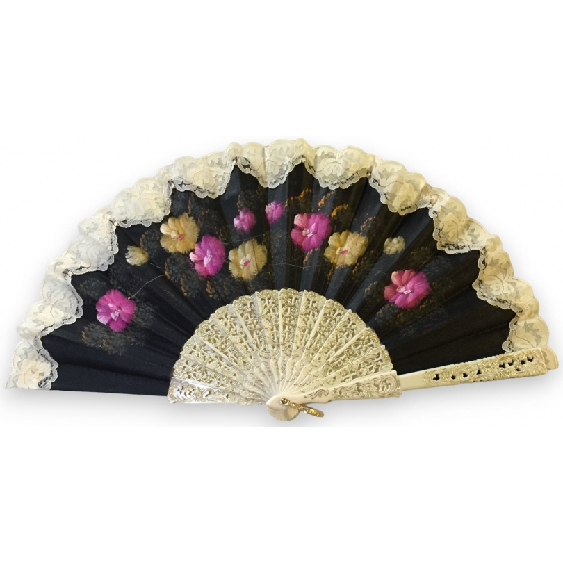 Black plastic and fabric fan at  Moinat SA  - Antiques and home décor
